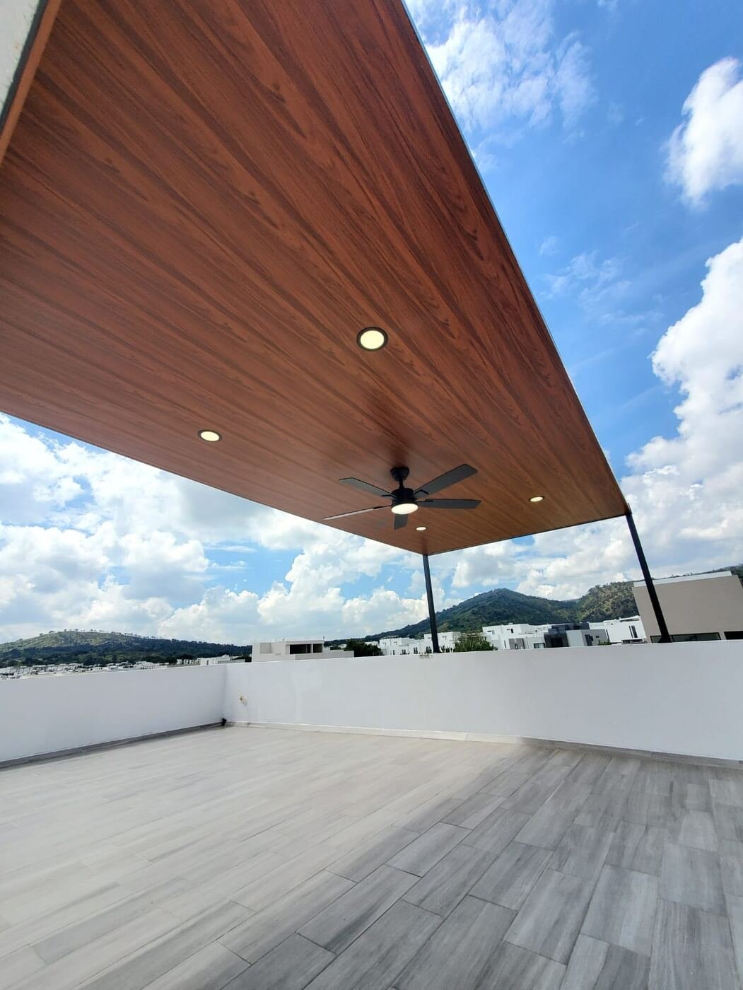 Pérgola Cobijo instalada: Roof garden